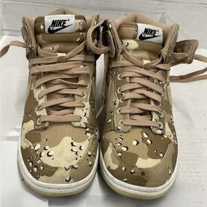 Nike Dunk High Desert Camo DX2314-200 Women’s Size 7 Sneakers Brown Tan